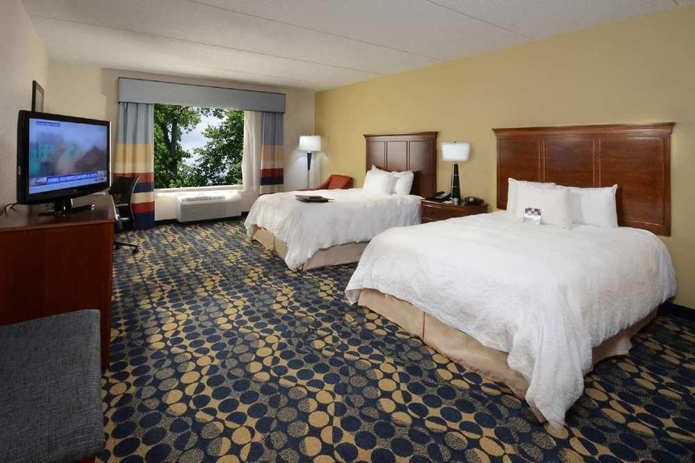 Hampton Inn & Suites Huntersville Exterior photo
