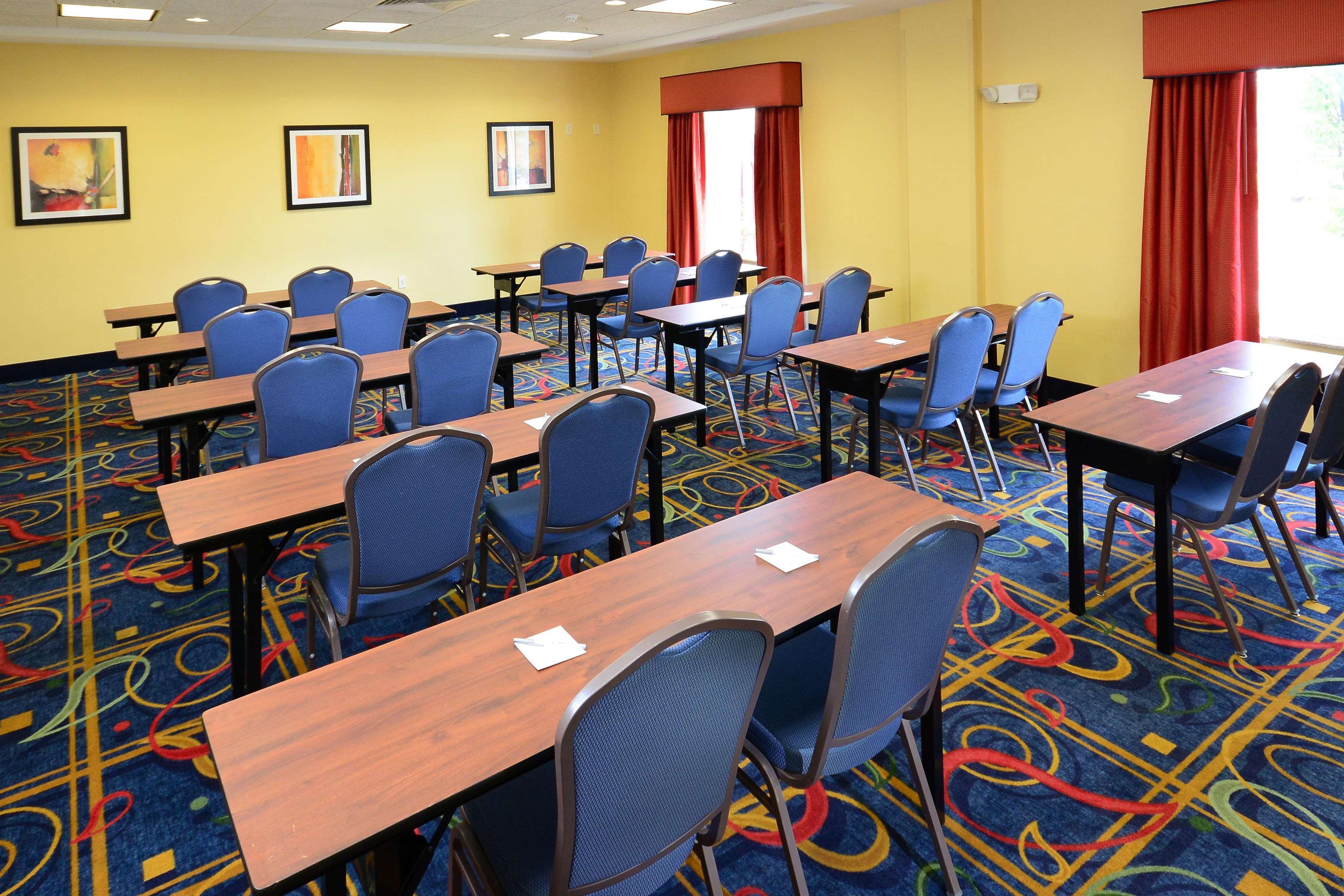 Hampton Inn & Suites Huntersville Exterior photo