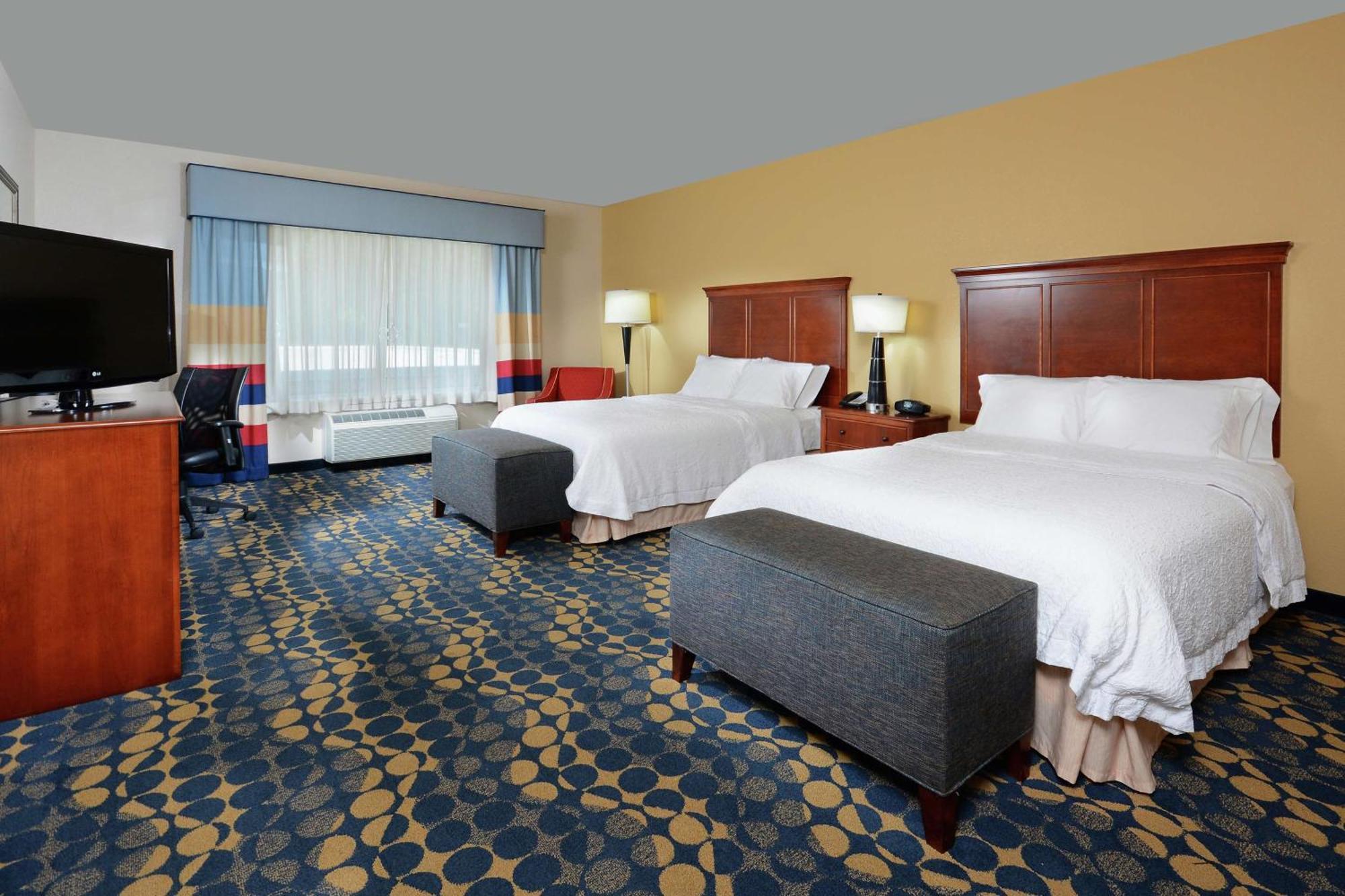 Hampton Inn & Suites Huntersville Exterior photo