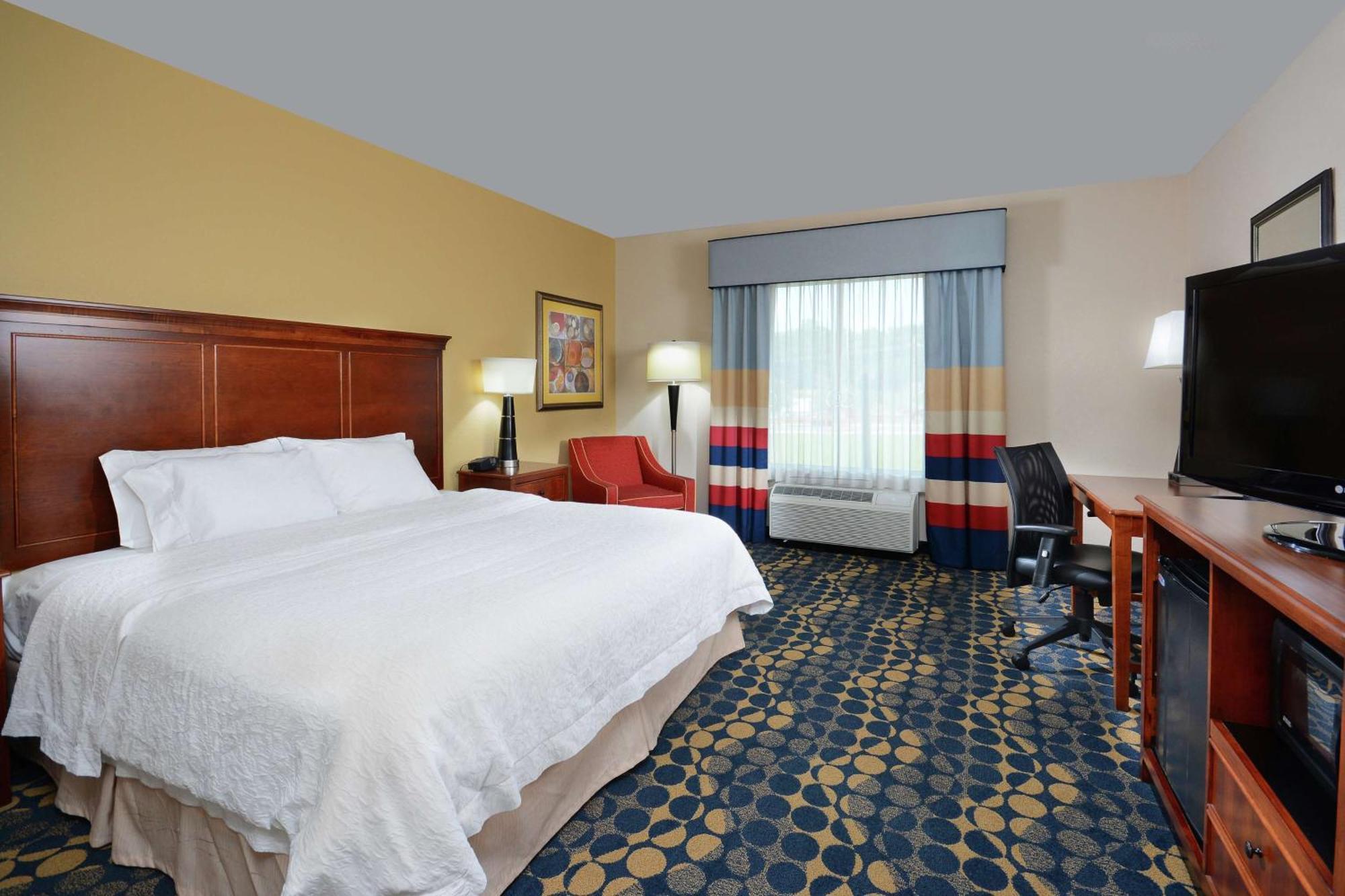 Hampton Inn & Suites Huntersville Exterior photo
