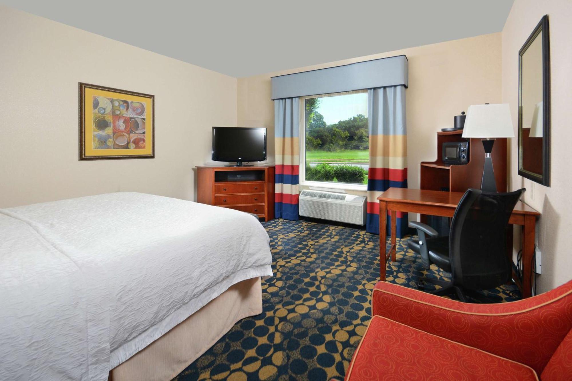 Hampton Inn & Suites Huntersville Exterior photo