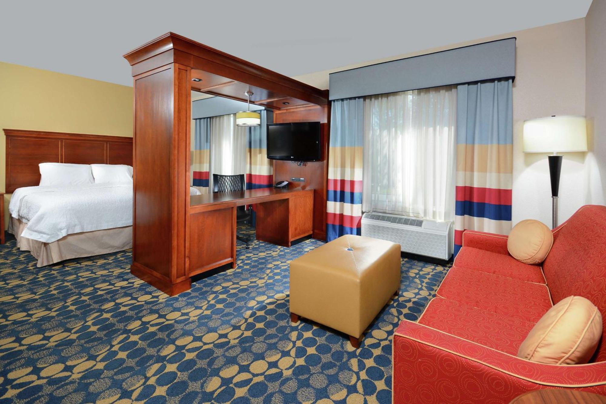Hampton Inn & Suites Huntersville Exterior photo