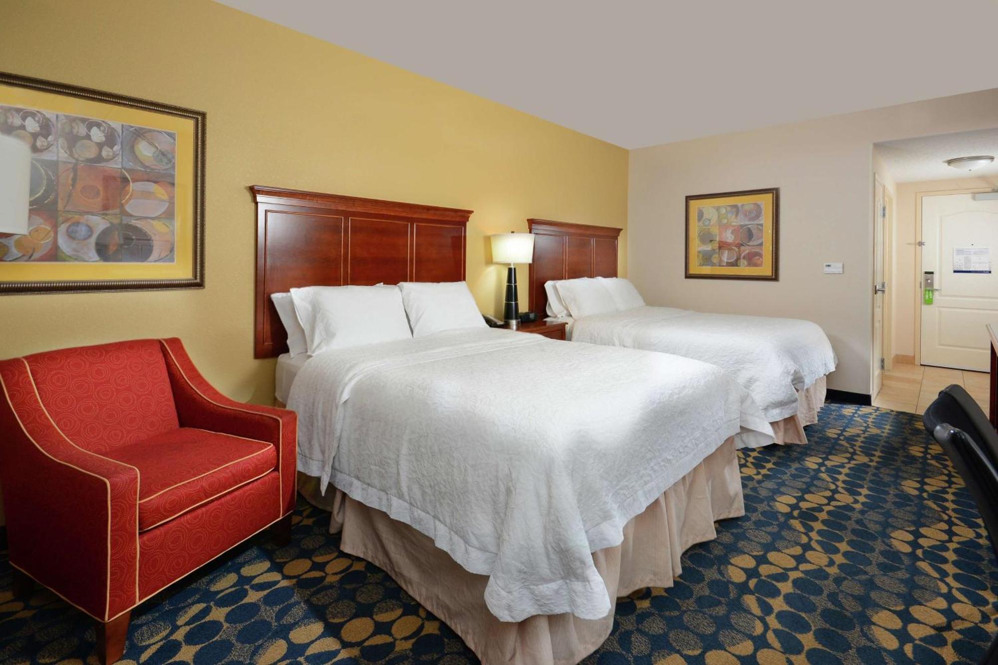 Hampton Inn & Suites Huntersville Exterior photo
