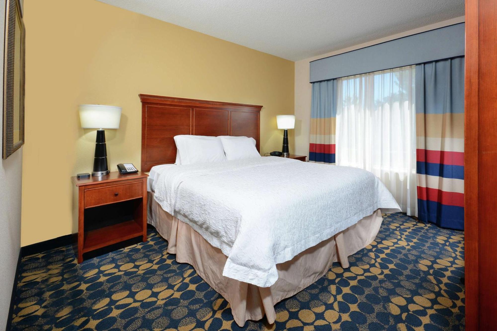 Hampton Inn & Suites Huntersville Exterior photo