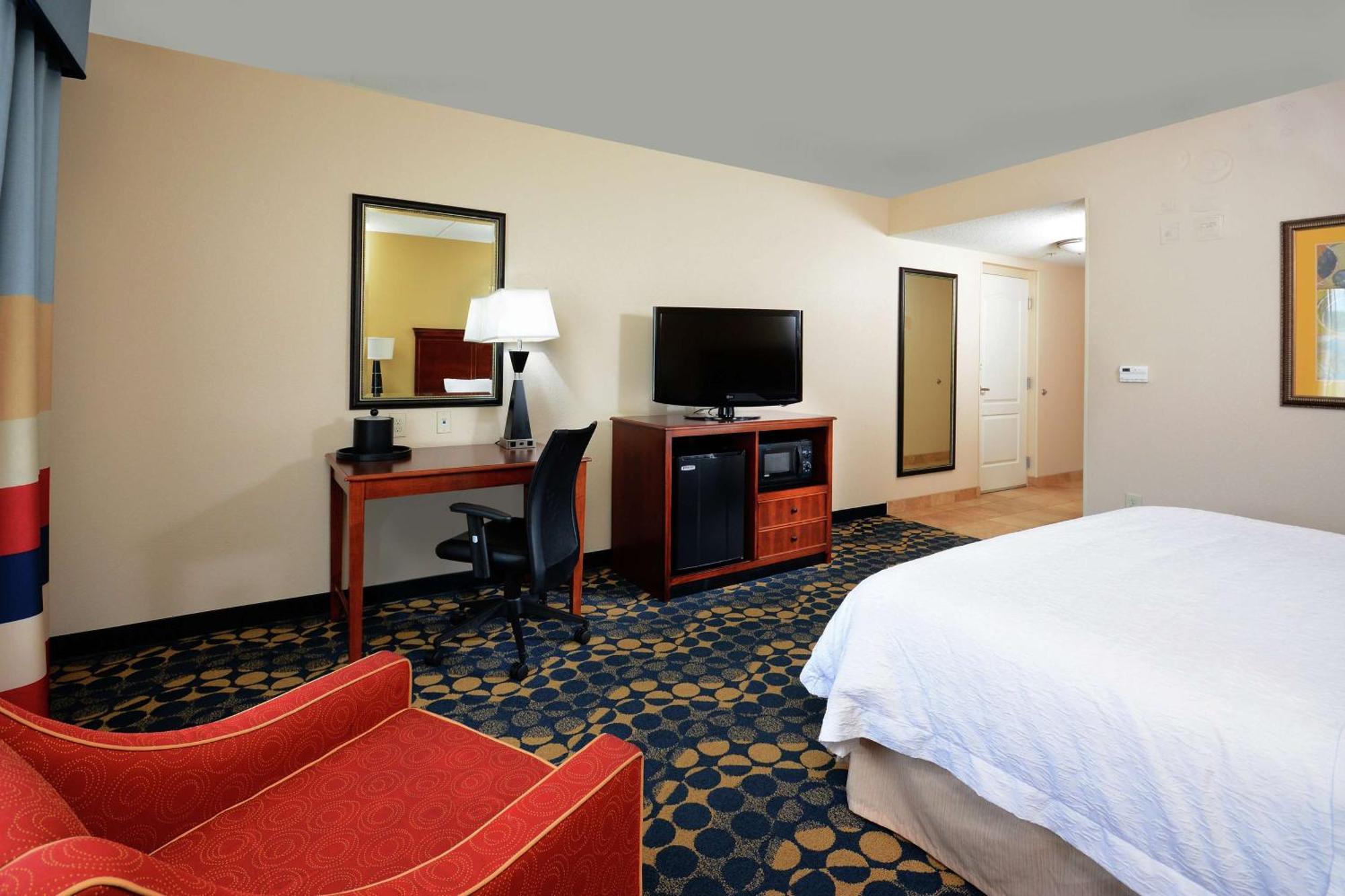 Hampton Inn & Suites Huntersville Exterior photo