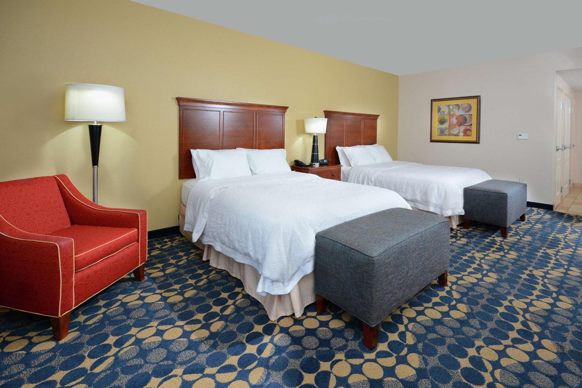 Hampton Inn & Suites Huntersville Exterior photo
