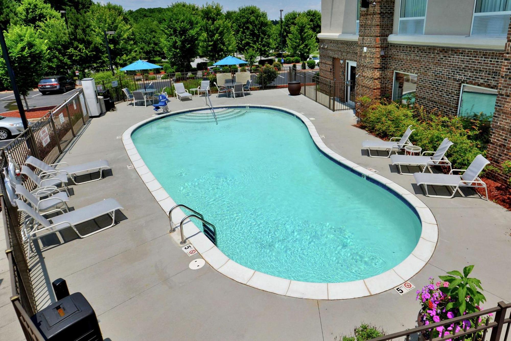Hampton Inn & Suites Huntersville Exterior photo