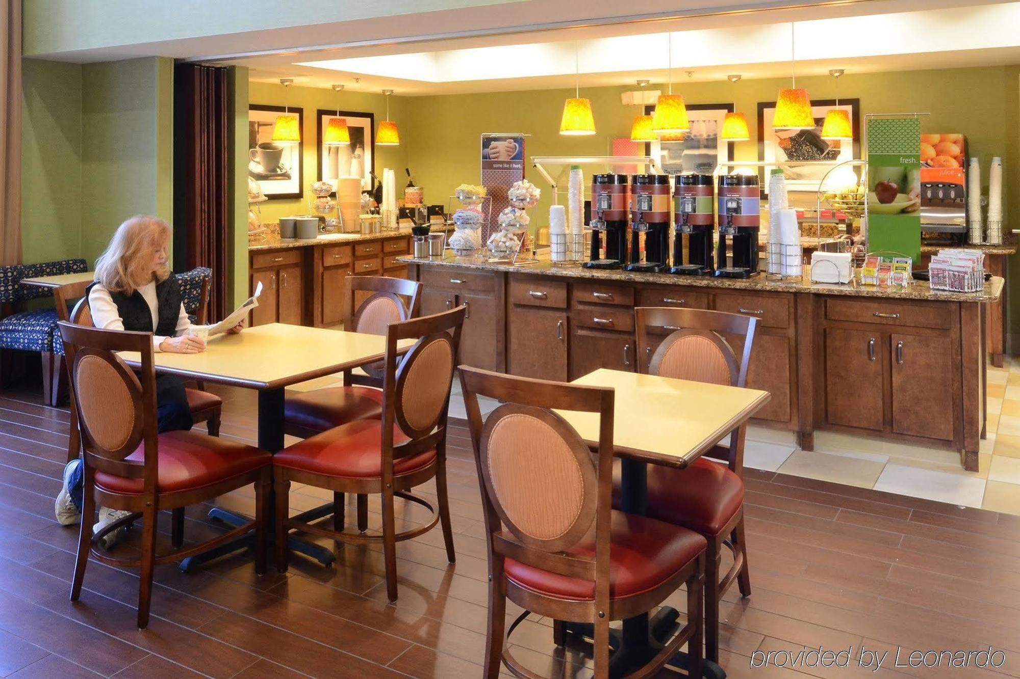 Hampton Inn & Suites Huntersville Exterior photo