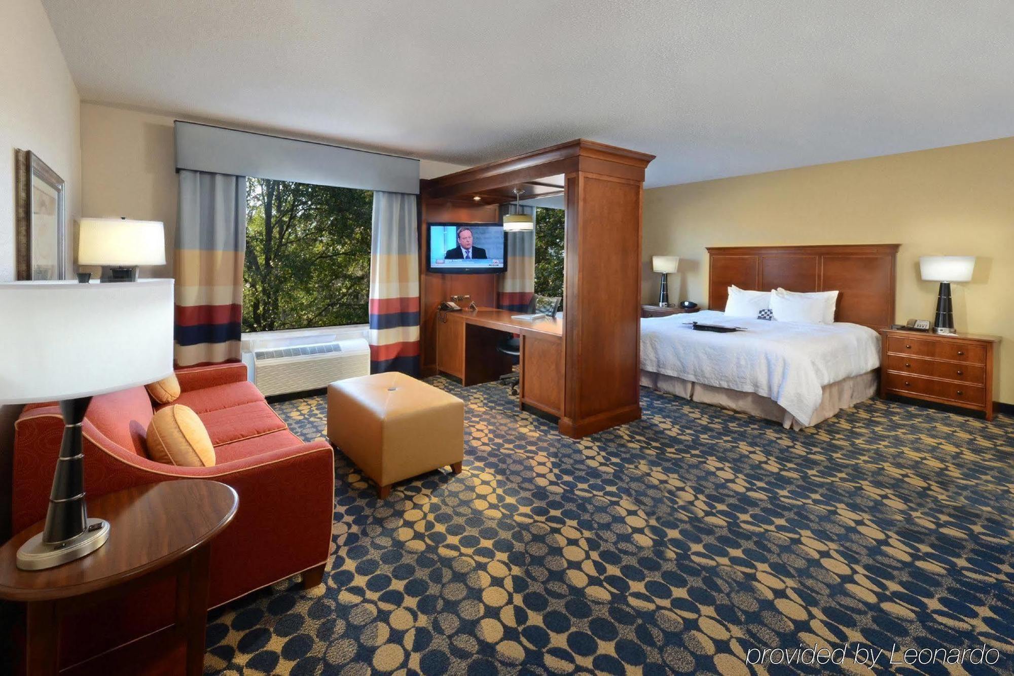 Hampton Inn & Suites Huntersville Exterior photo